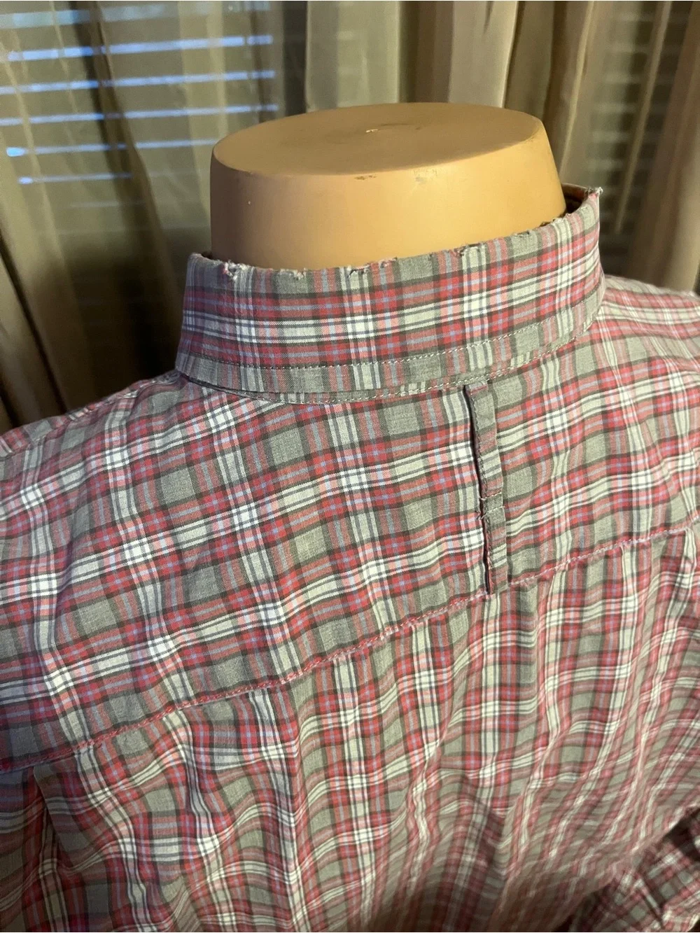 Banana Republic Men's Pink and White Plaid Button-Down Shirt